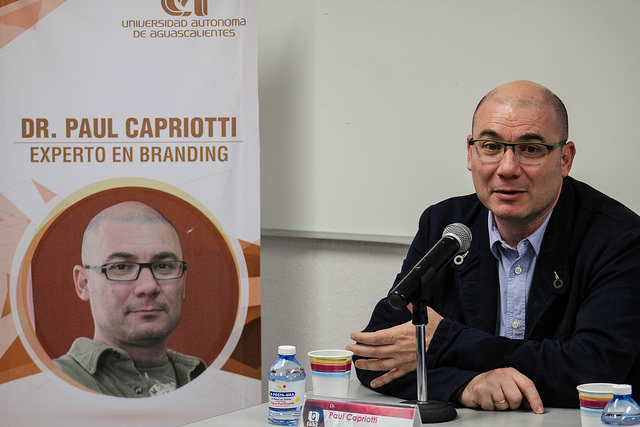 Exhorta experto al aprovechamiento de redes sociales para interactuar con el público