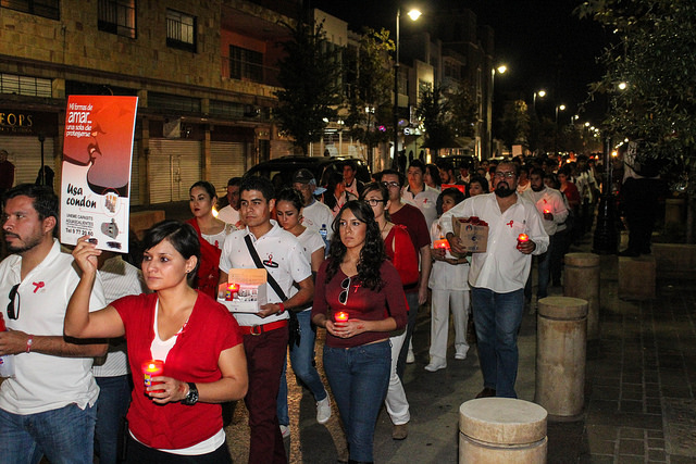 Marchan en silencio en el Día Mundial de la Lucha Contra el VIH-Sida