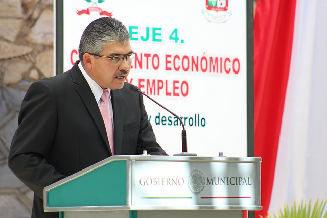 Alcalde de Tepezalá pide ley para que la mujer sólo trabaje en la mañana y por la tarde atienda a los hijos