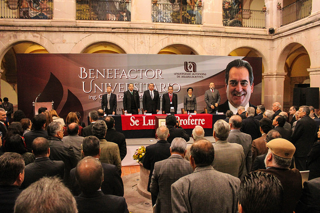 Distingue Autónoma a Lozano de la Torre como benefactor universitario