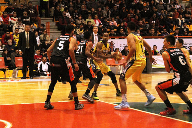 Panteras cae de cara al Sol