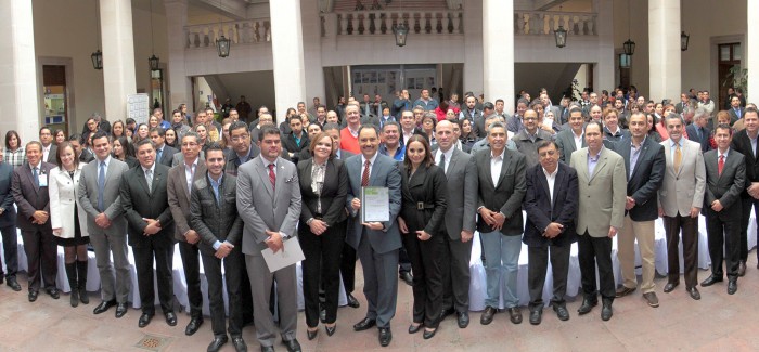 Graduó el Ayuntamiento a 425 empresarios capacitados durante el año