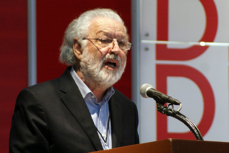 Trabajan en el MECA un manifiesto de soluciones a la crisis en el arte