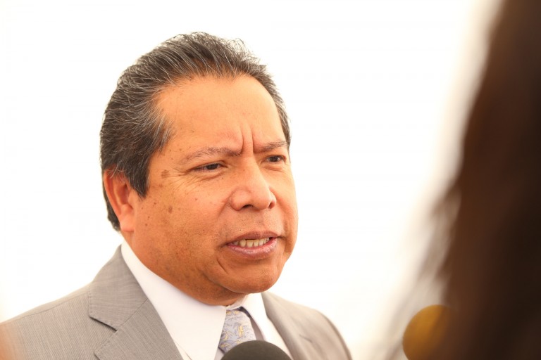 Afecta encarecimiento del dólar a la industria automotriz