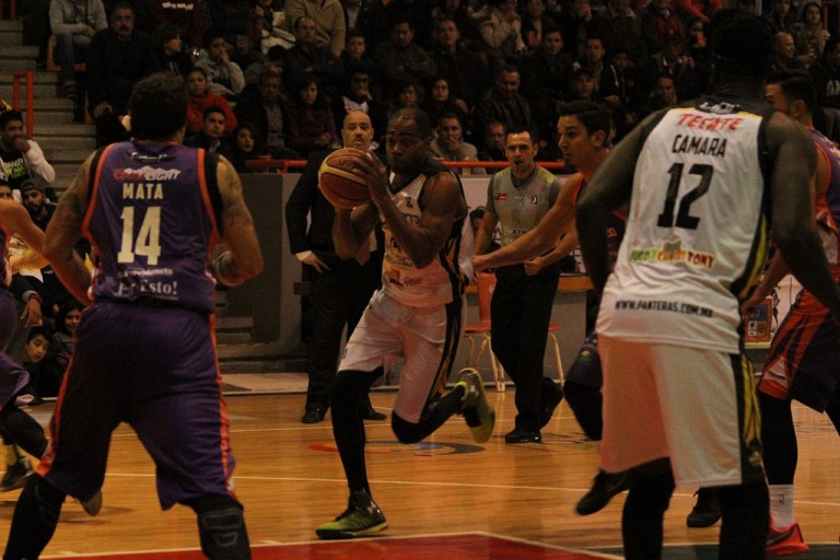 Baloncesto / De Rebote