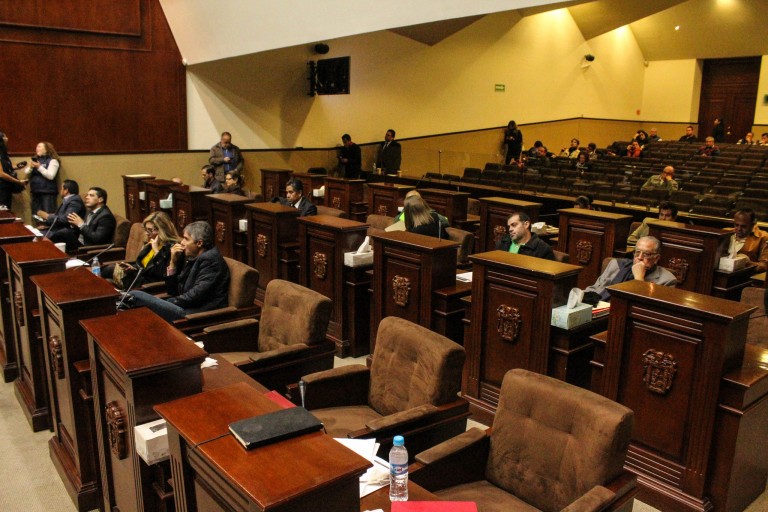 Diputados obligan a la autoridad educativa a apoyar a adolescentes embarazadas