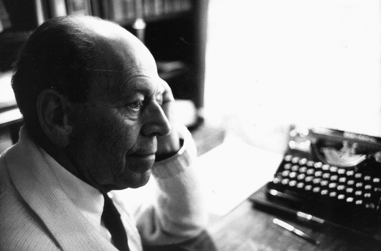 Publican Cuentos de un minuto “para que no haya obstáculo a nuestra ocupadísima vida cotidiana”