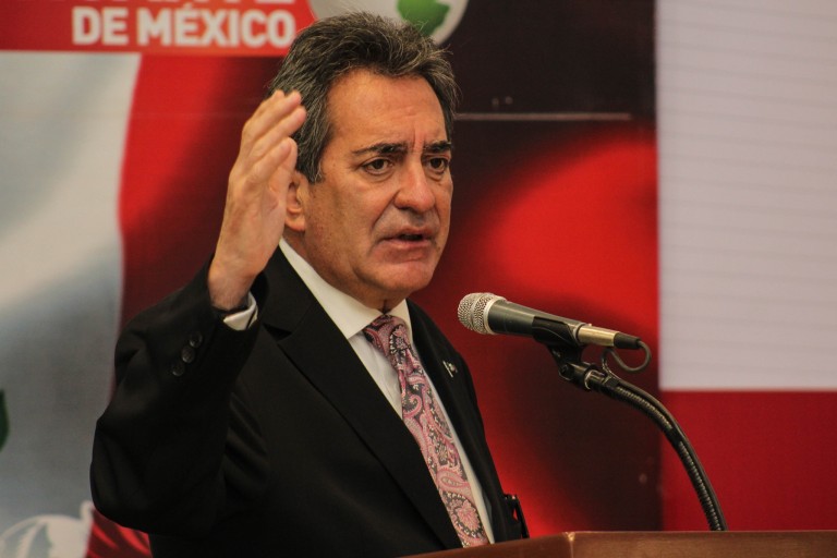 No le hemos quitado ni un trabajo a Estados Unidos: Lozano