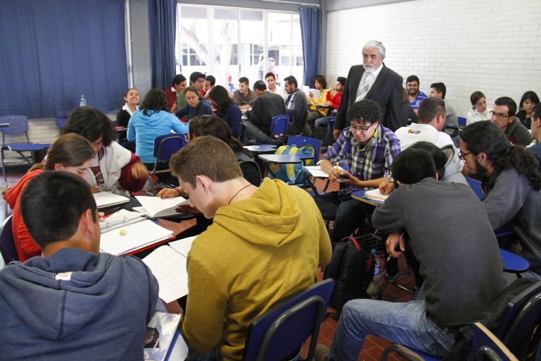 Presentaron el plan para el regreso escalonado de estudiantes de educación media y superior a legisladores