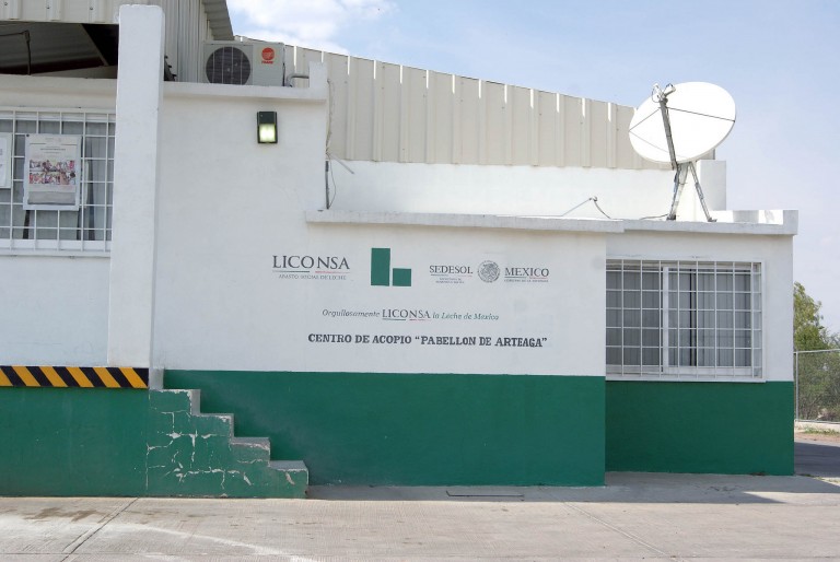 Liconsa sólo ha respondido con mejorales a la crisis lechera