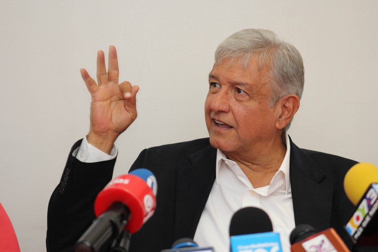 Planean movilizaciones a favor de Nestora Salgado y Manuel Mireles