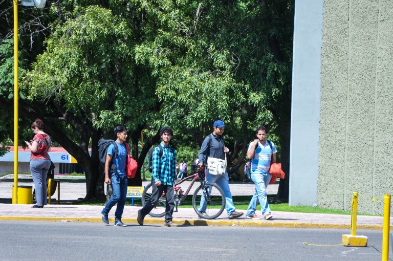 No se afectarán derechos laborales de profesores de idiomas de la UAA