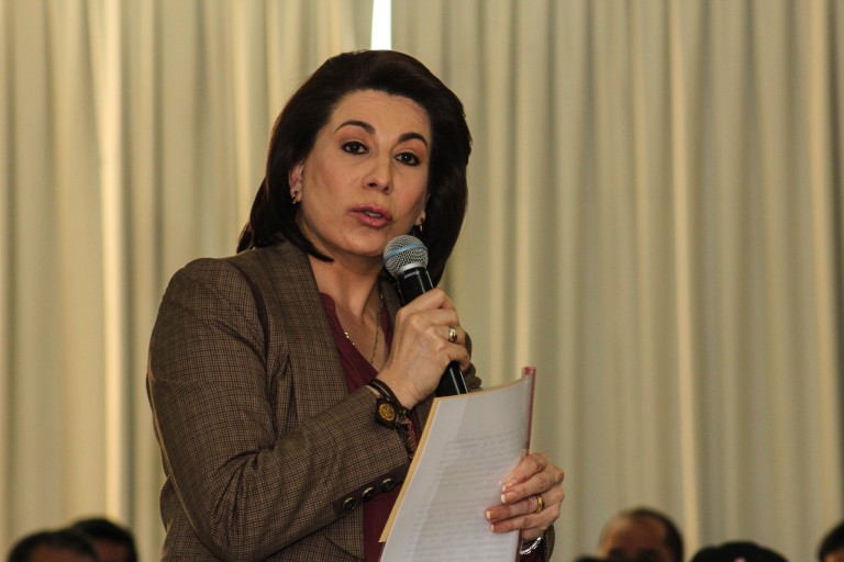 Precandidatos priistas visitan centrales obreras