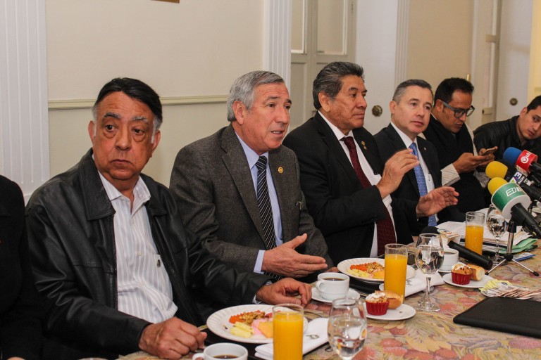 Presenta Club Rotario convocatoria a programa de becas Rotary Pro Paz