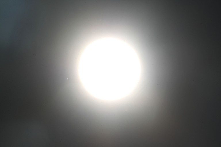 Estudiantes de la UAA desarrollan biogestor y cargador solar