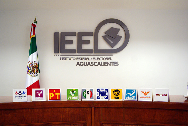 Menos del 40% de los candidatos suscriben sus compromisos ante notario público