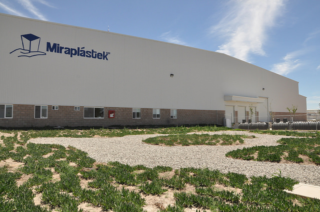 Inauguran nueva nave de Miraplástek