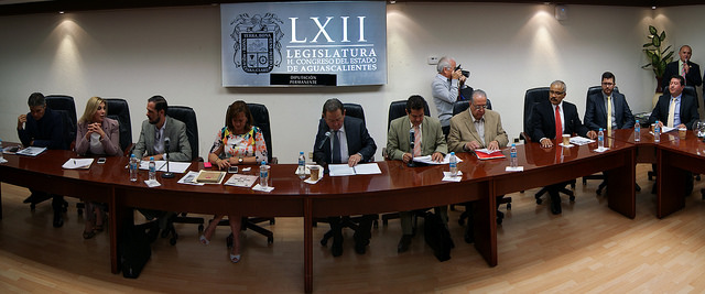 Toman protesta suplentes en el Congreso del Estado