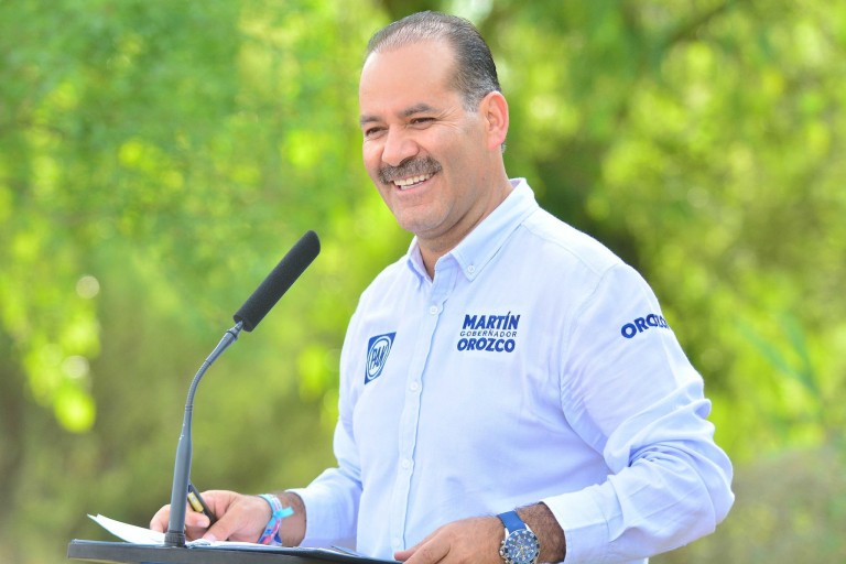 Candidato panista, a favor de la revocación de mandato