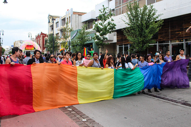 Delitos y atropellos en sus derechos humanos victimizan a comunidad LGBT