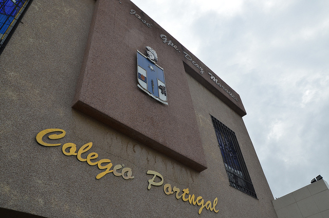 Inconformes padres de familia con destitución del director del Colegio Portugal