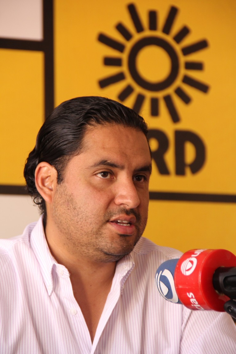 Encuestas sólo abonan al bipartidismo: PRD