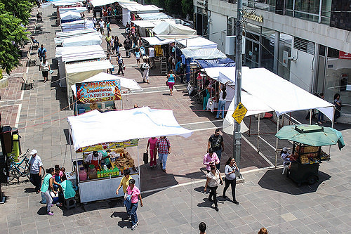 Con 100 millones busca municipio retirar ambulantes de las calles del centro