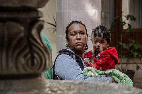 Menos de dos mil pesos mensuales, el apoyo de la Sedesol a jefas de familia