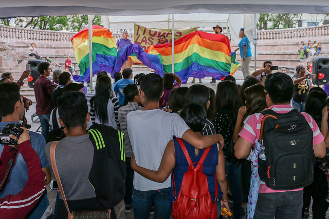 Marchan ONG LGBTTTI por el derecho al matrimonio igualitario y ley de identidad sexogenérica