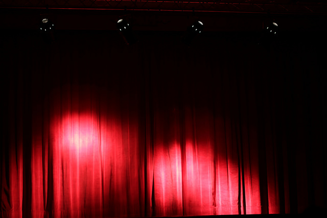 Presentan Puercoespín en el Teatro Antonio Leal y Romero