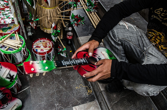 Productos de origen chino se cuelan en el mercado de artesanía tradicional