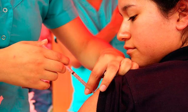 Aseguran que la universalización de servicios de salud no significa cambiar de institución ni privatizar