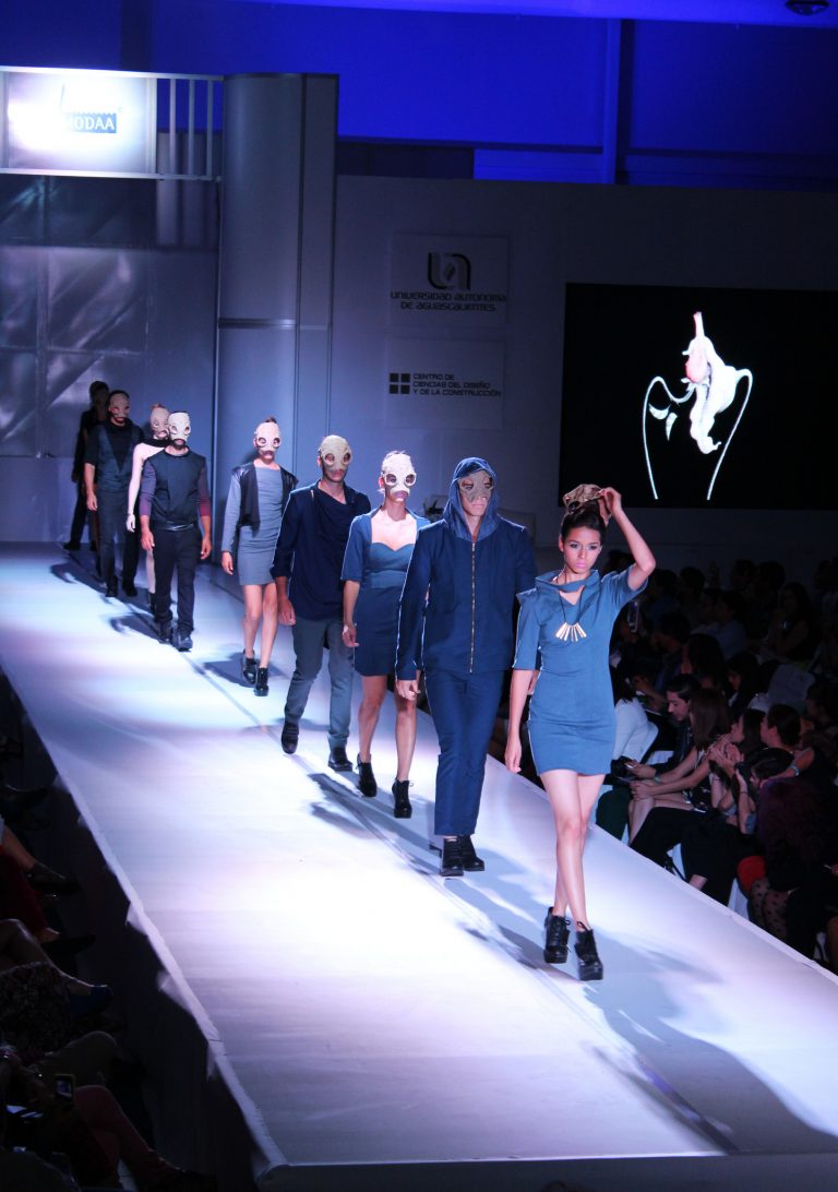 Exposición de artistas gráficos en la galería urbana de la UAA