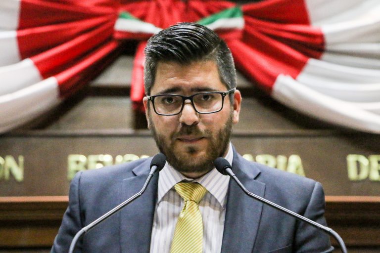 Confía PRD en panistas para sacar iniciativa de jóvenes en la política