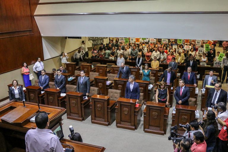 Analizan diputados Sistema Estatal Anticorrupción