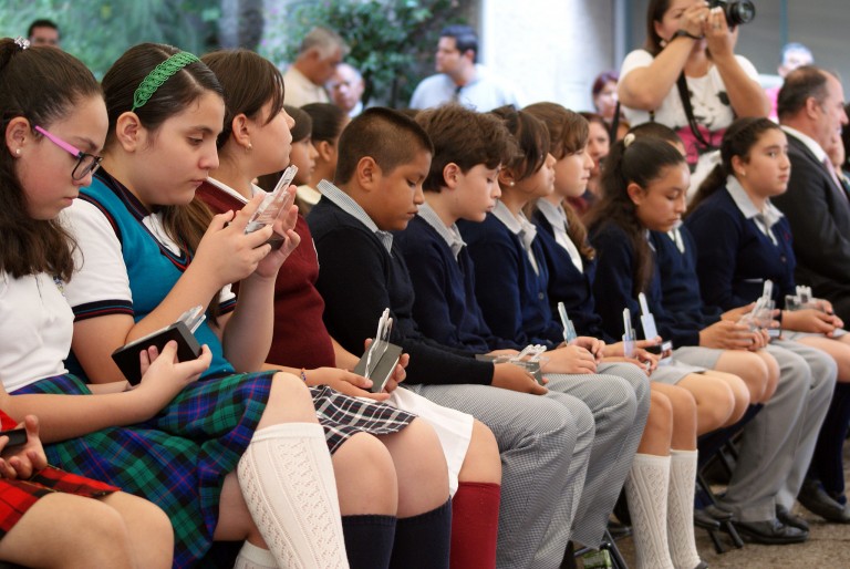 Ganadores de la Olimpiada del Conocimiento Infantil reciben reconocimientos