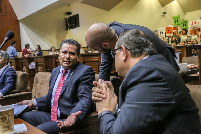 Discuten diputados sanción a Antonio Martín del Campo