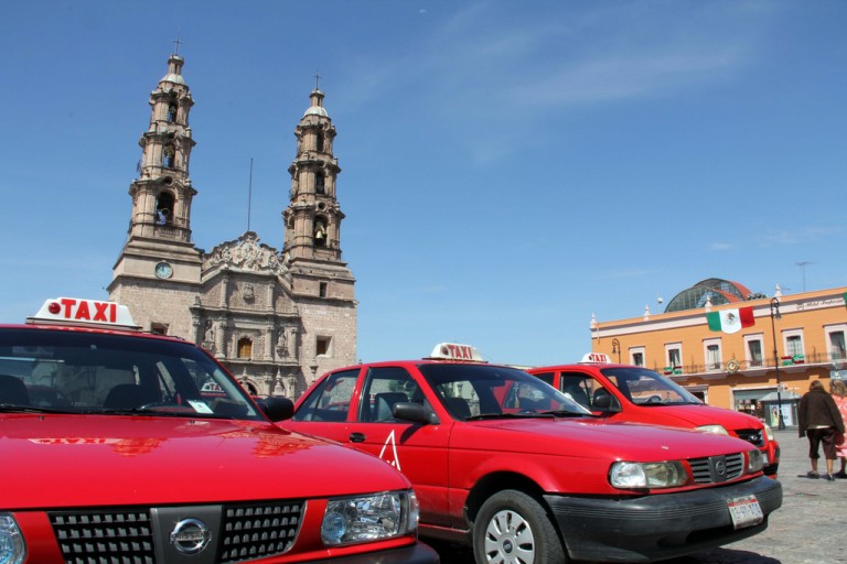 Piden taxistas a Gobierno del Estado que se liberen 300 nuevas concesiones