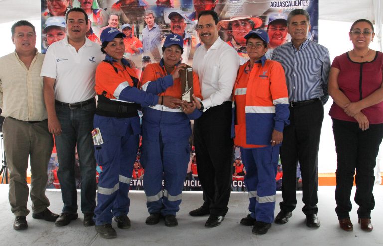 Reconoce alcalde al personal de la dirección de limpia y aseo público