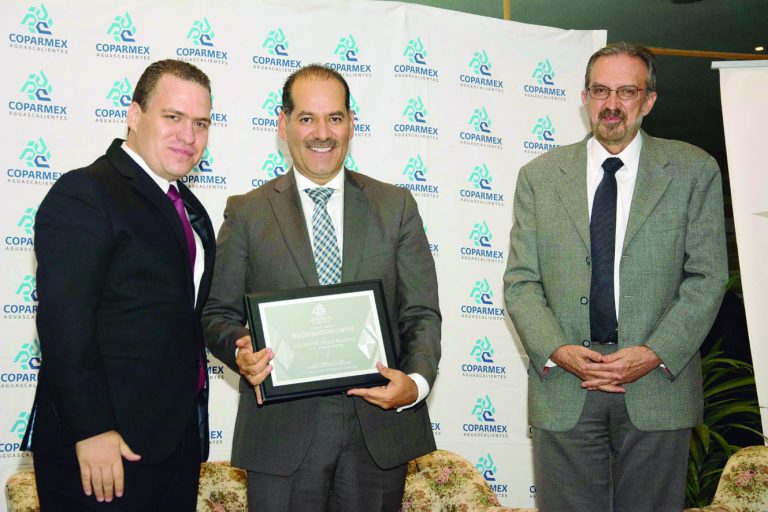 Coparmex da espaldarazo a Martín Orozco