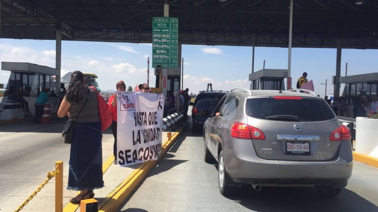 Profesores de Aguascalientes participaron en bloqueos de casetas