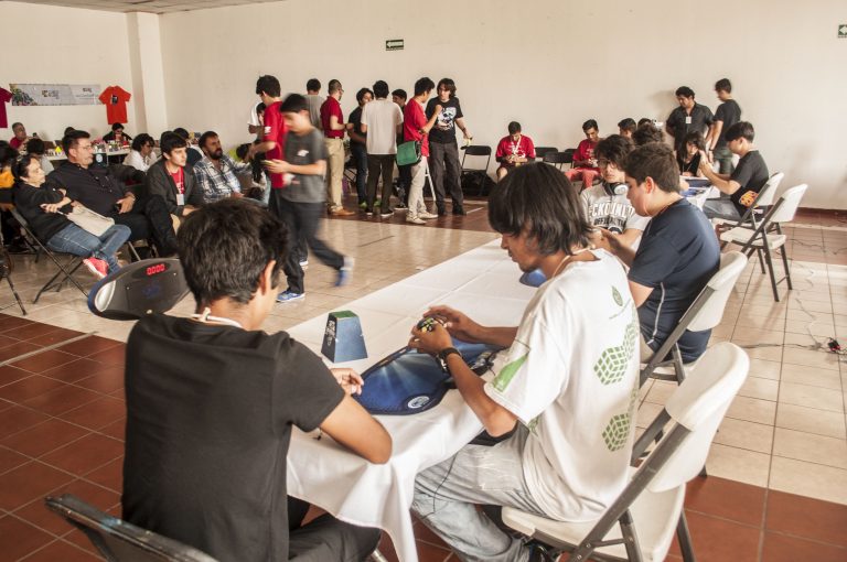 Aguascalientes rompe récord nacional en torneo de cubo rubik