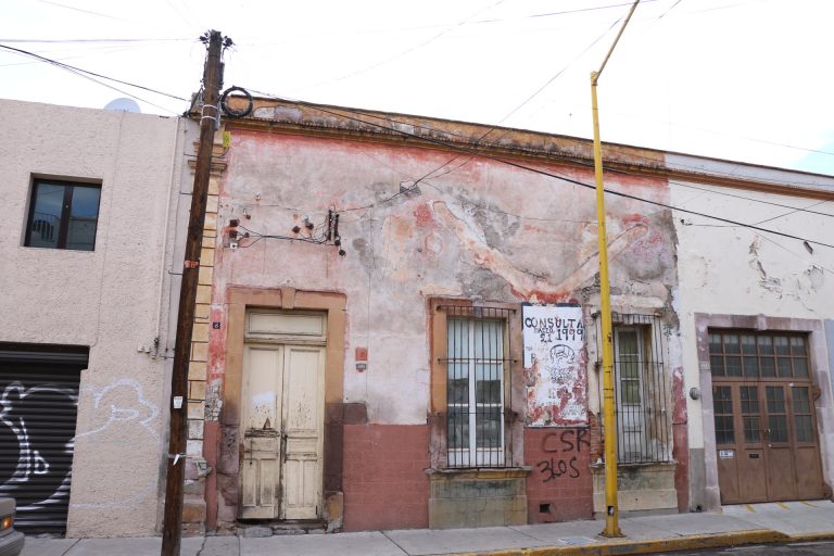 En riesgo de colapso, 14 fincas del centro histórico