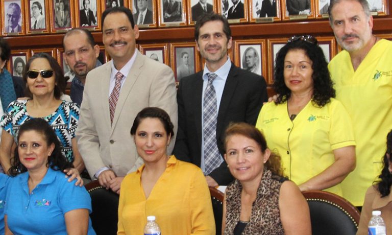 Hacen entrega de apoyos a asociaciones civiles