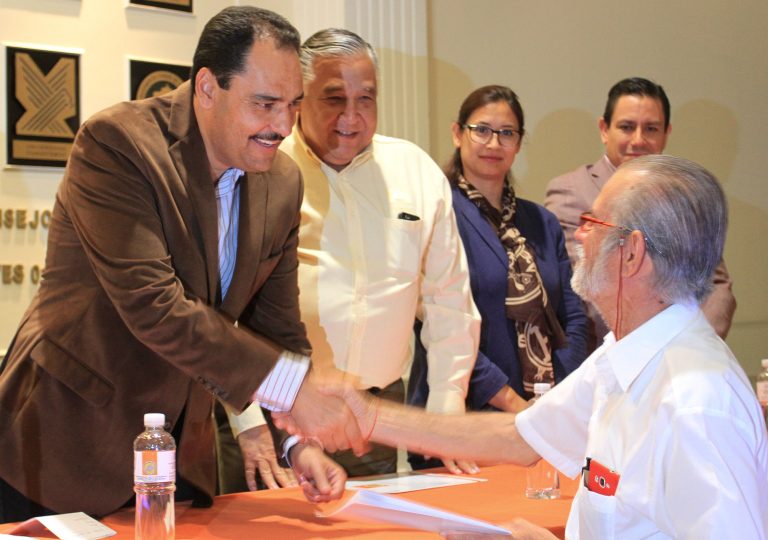 Entregan Constancias del Curso de Formación y Actualización de Peritos