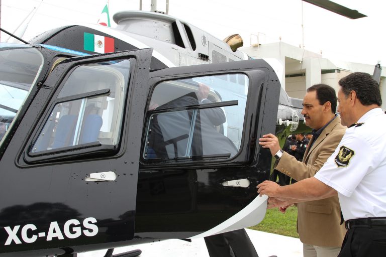 Presentan nueva imagen de helicóptero municipal