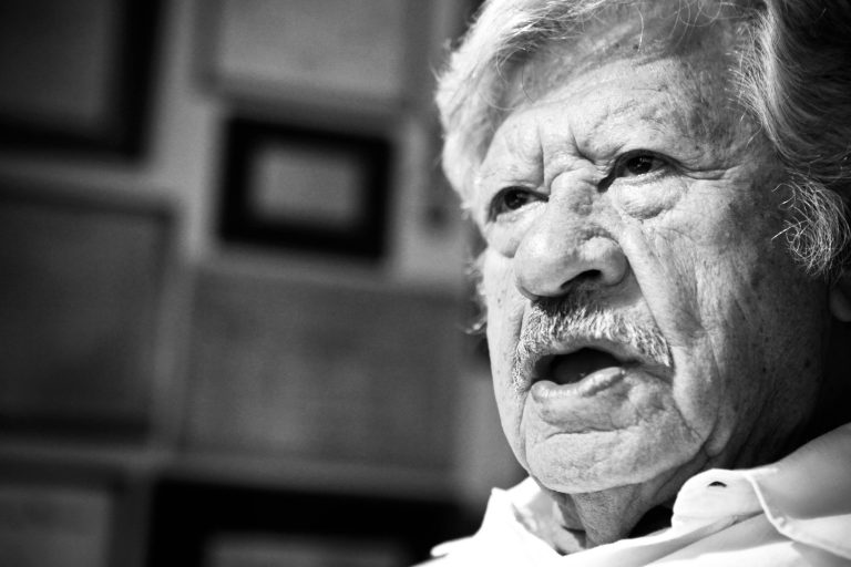 Dedican exposición fotográfica a la trayectoria de Ignacio López Tarso