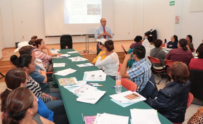 Migrantes inician capacitación para desarrollo de negocios