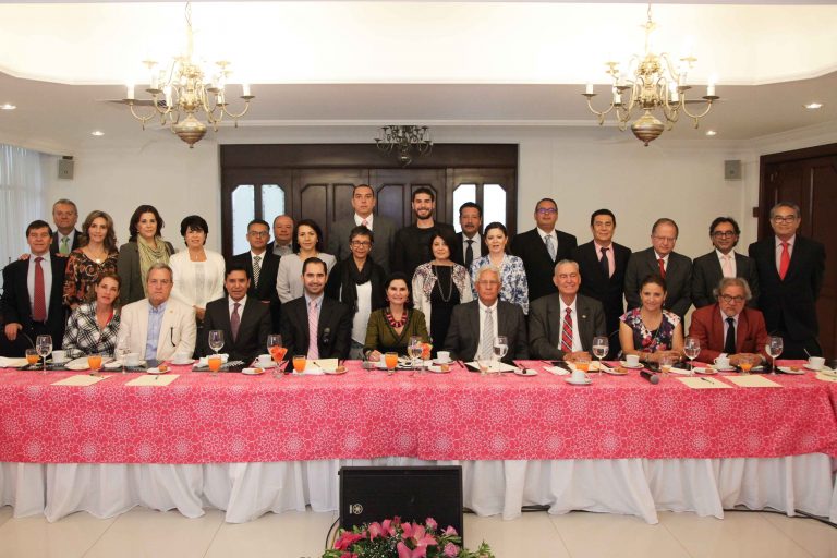 Padrinos de comunidades marginales realizan actividades para mejorar la calidad de vida