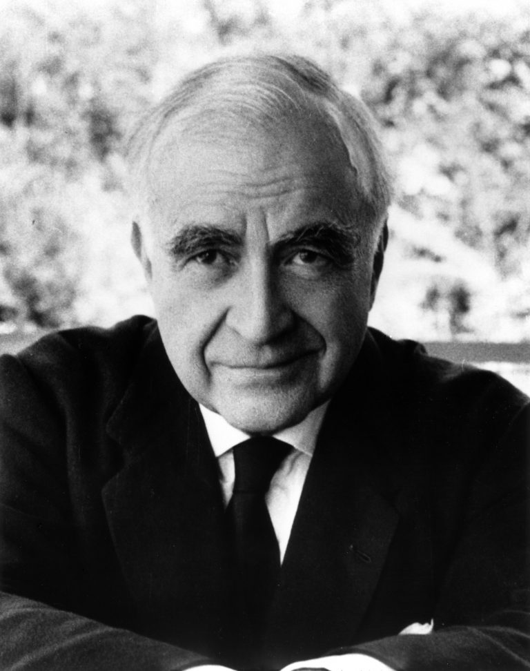 Carlos Chávez, el hombre que contribuyó a cimentar la vida musical de México